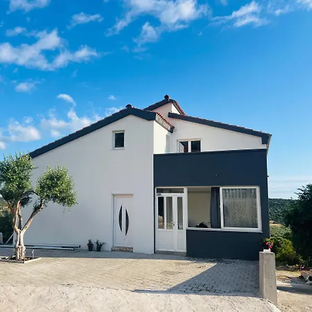Mira * Vrana (Zadar)