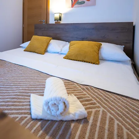 Mira Apartment *