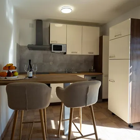 Apartment Mira