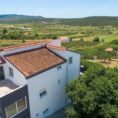 Mira Lägenhet Vrana (Zadar)